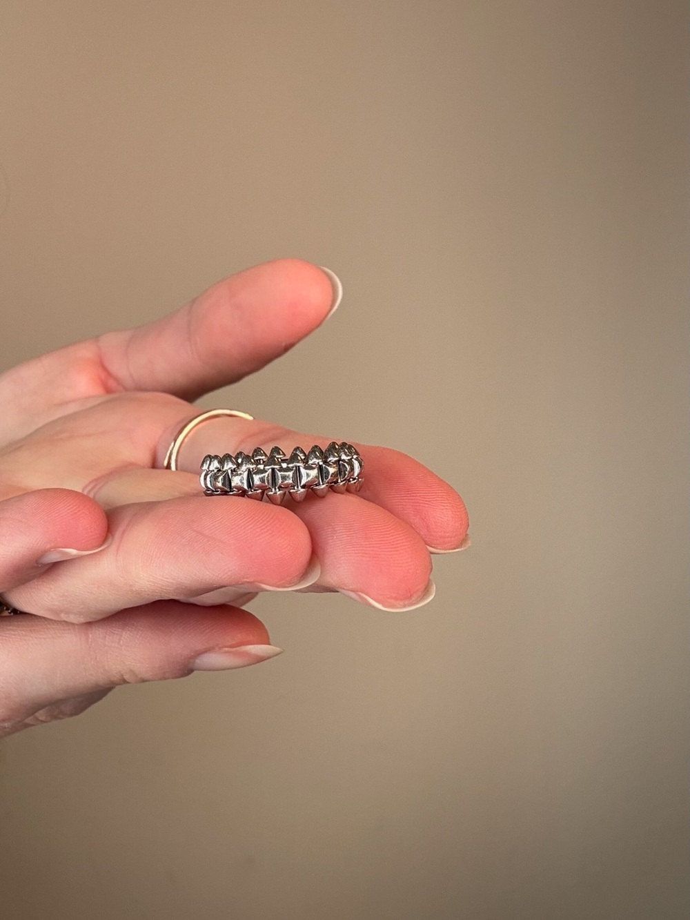 Cartier Clash Ring White Gold - Picture 5 of 9